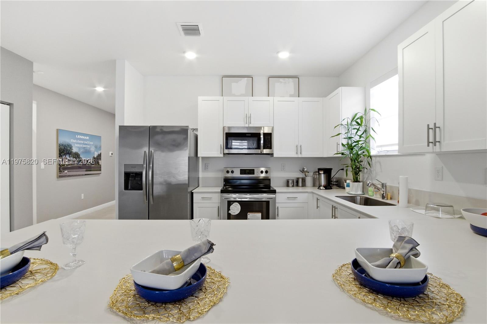 VALENCIA ACRES - Residential