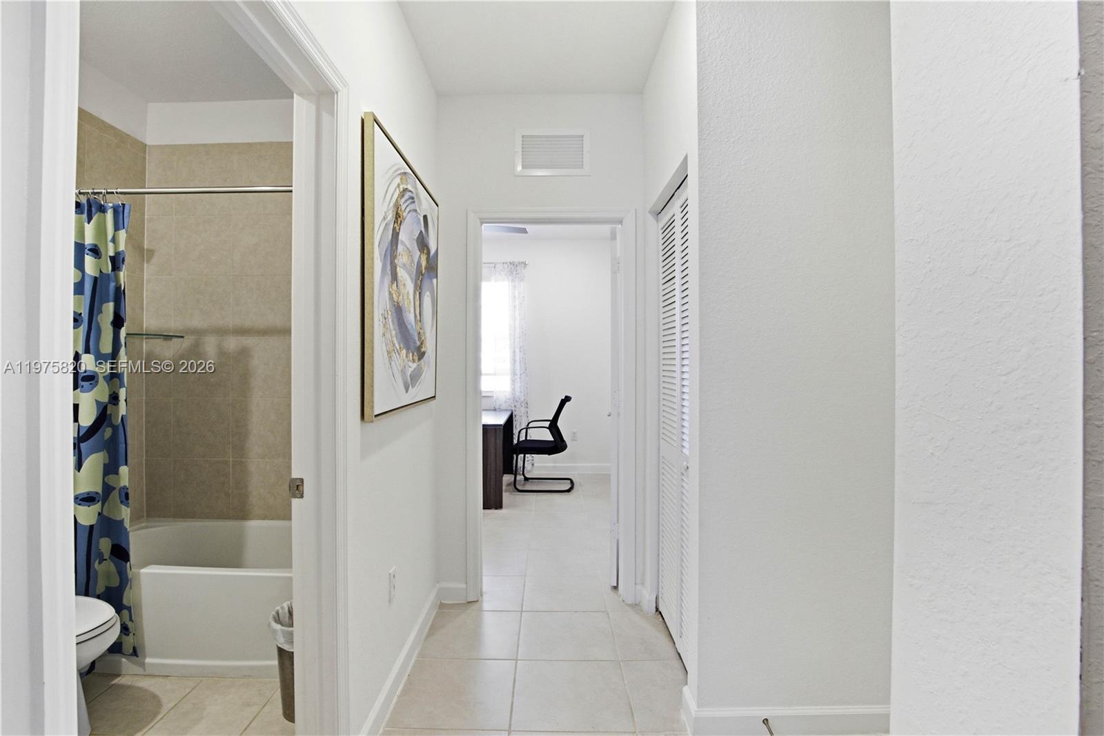 VALENCIA ACRES - Residential