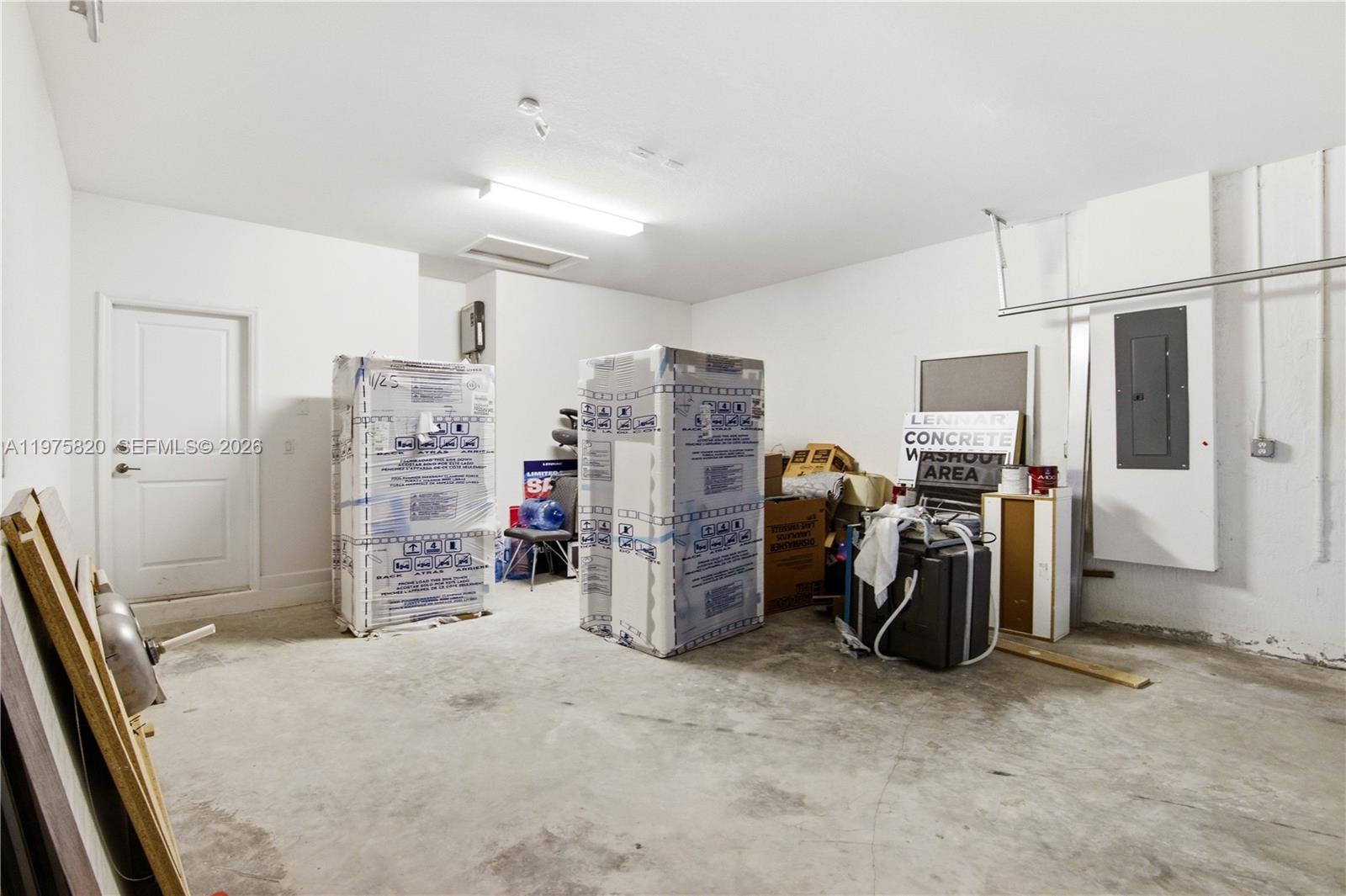 VALENCIA ACRES - Residential