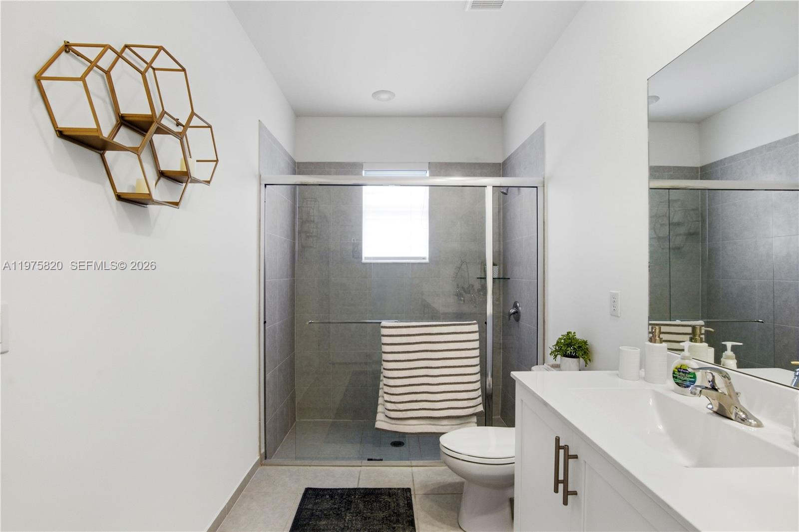 VALENCIA ACRES - Residential