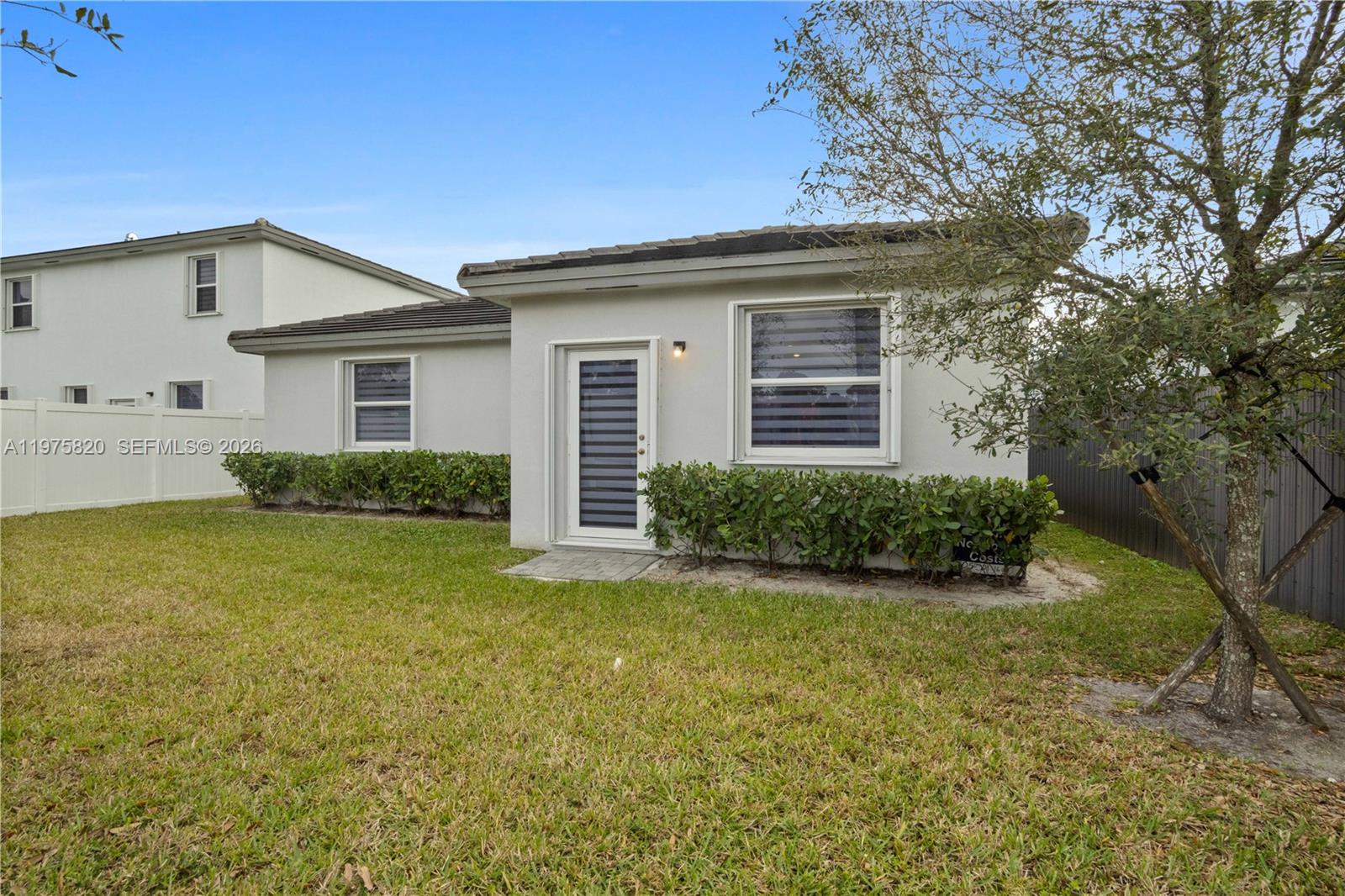 VALENCIA ACRES - Residential