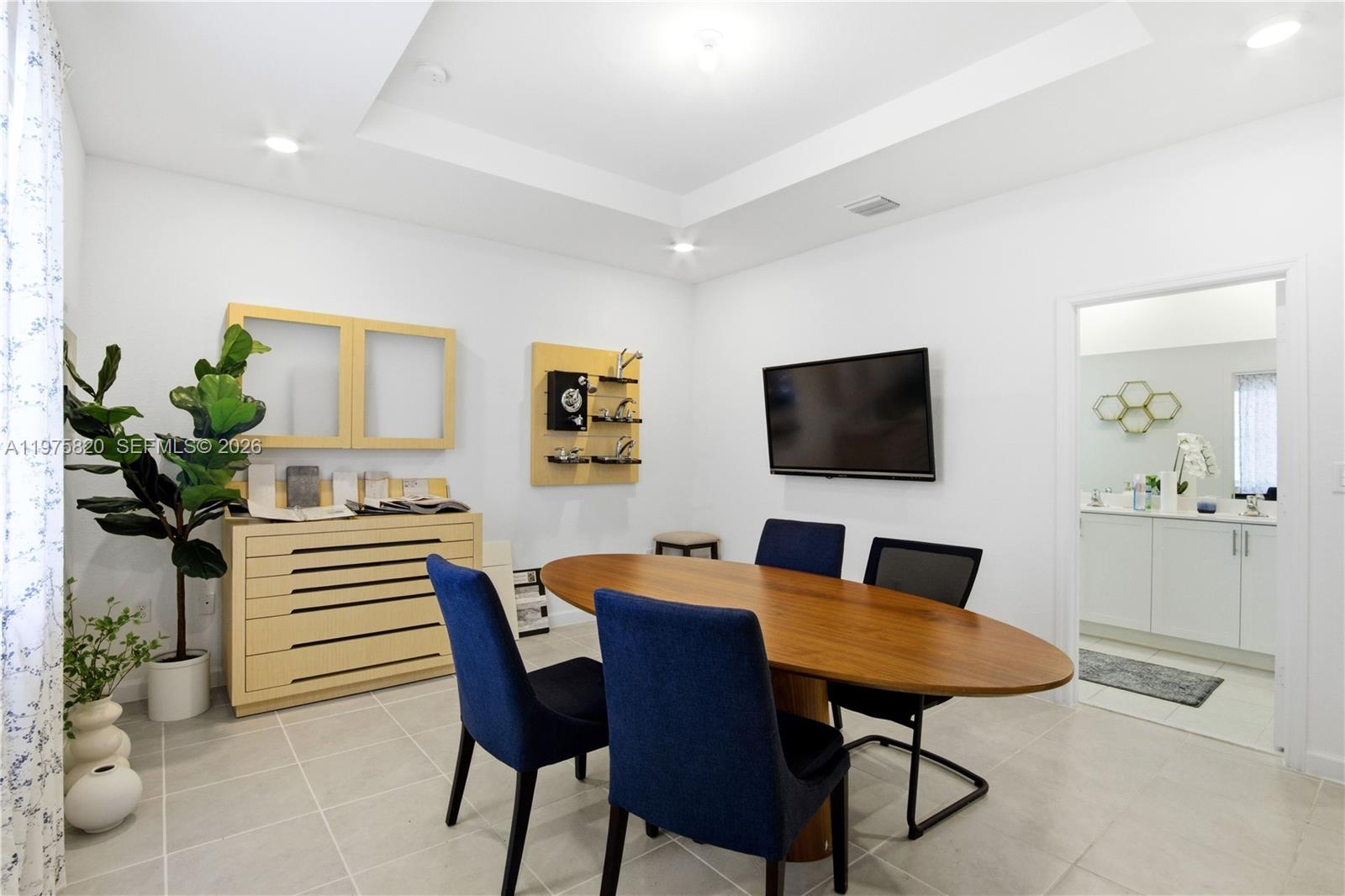 VALENCIA ACRES - Residential