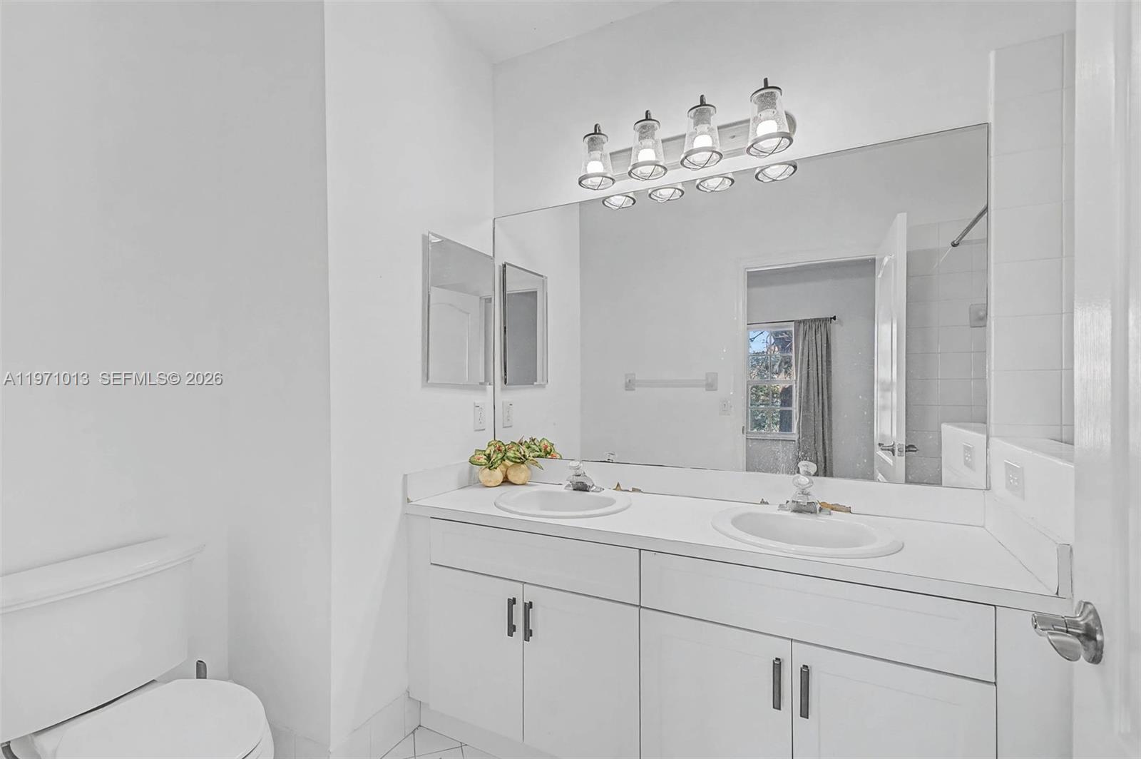 FOREST LAKES COUNTRY GARD - Residential