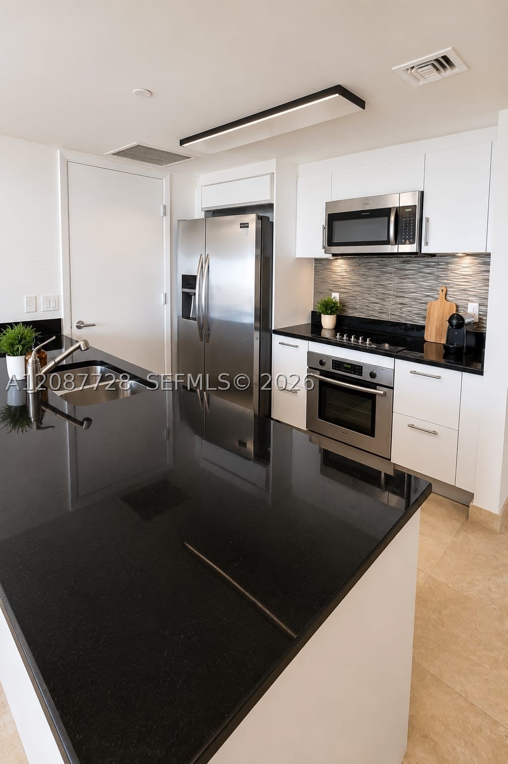 50 Biscayne Blvd 4106