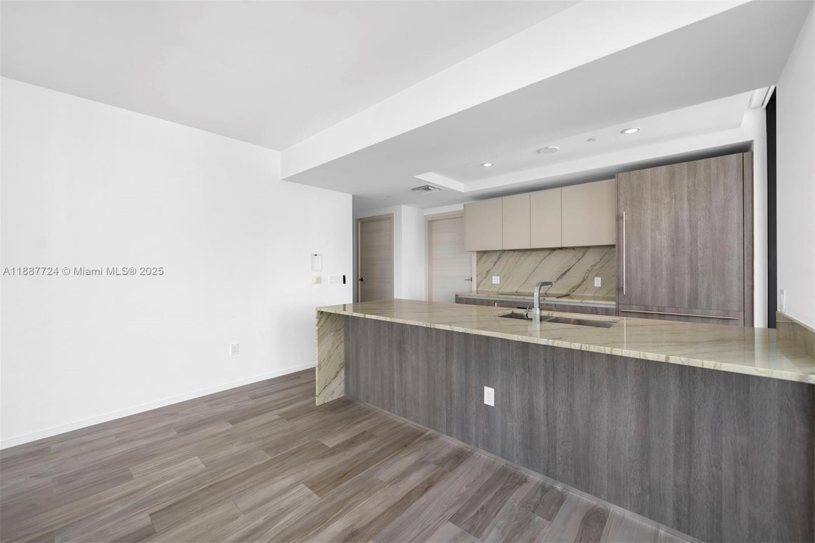 801 SMA RESIDENCES CONDO - Residential Lease