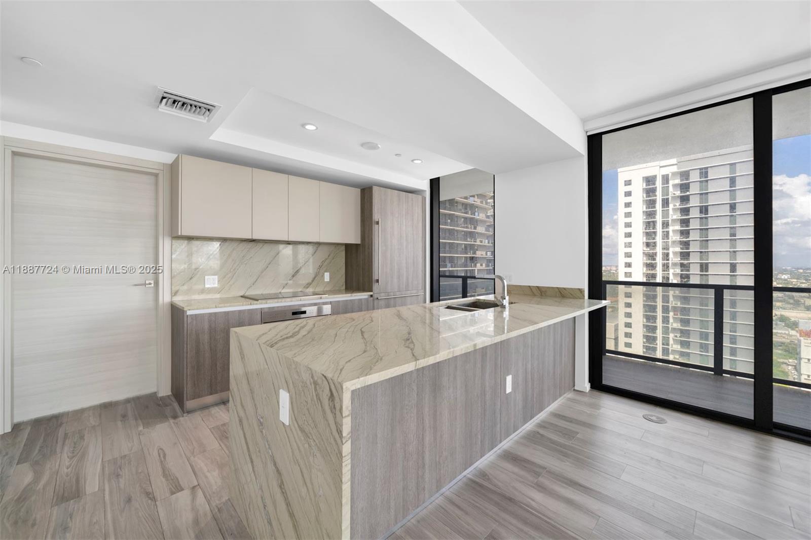 801 S Miami Ave 3809