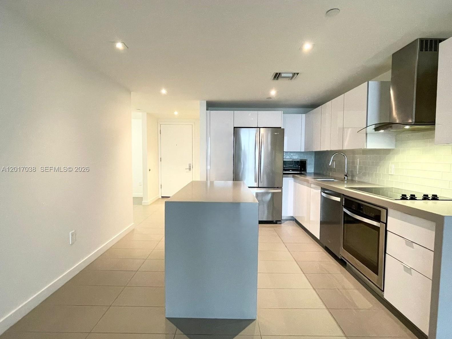 CANVAS CONDO - Residential
