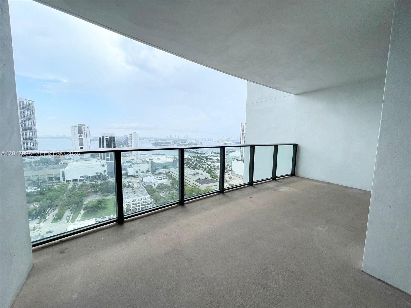 CANVAS CONDO - Residential