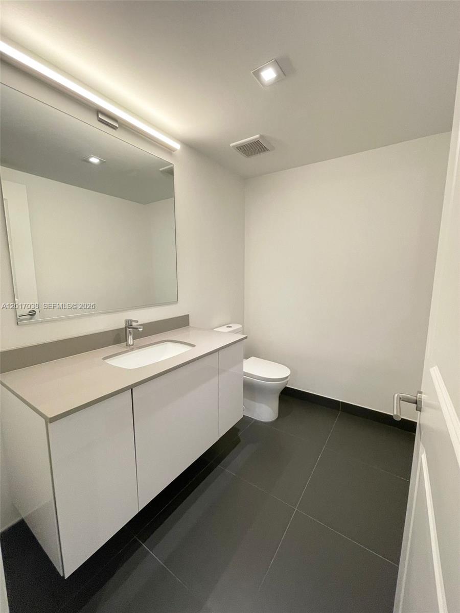 CANVAS CONDO - Residential
