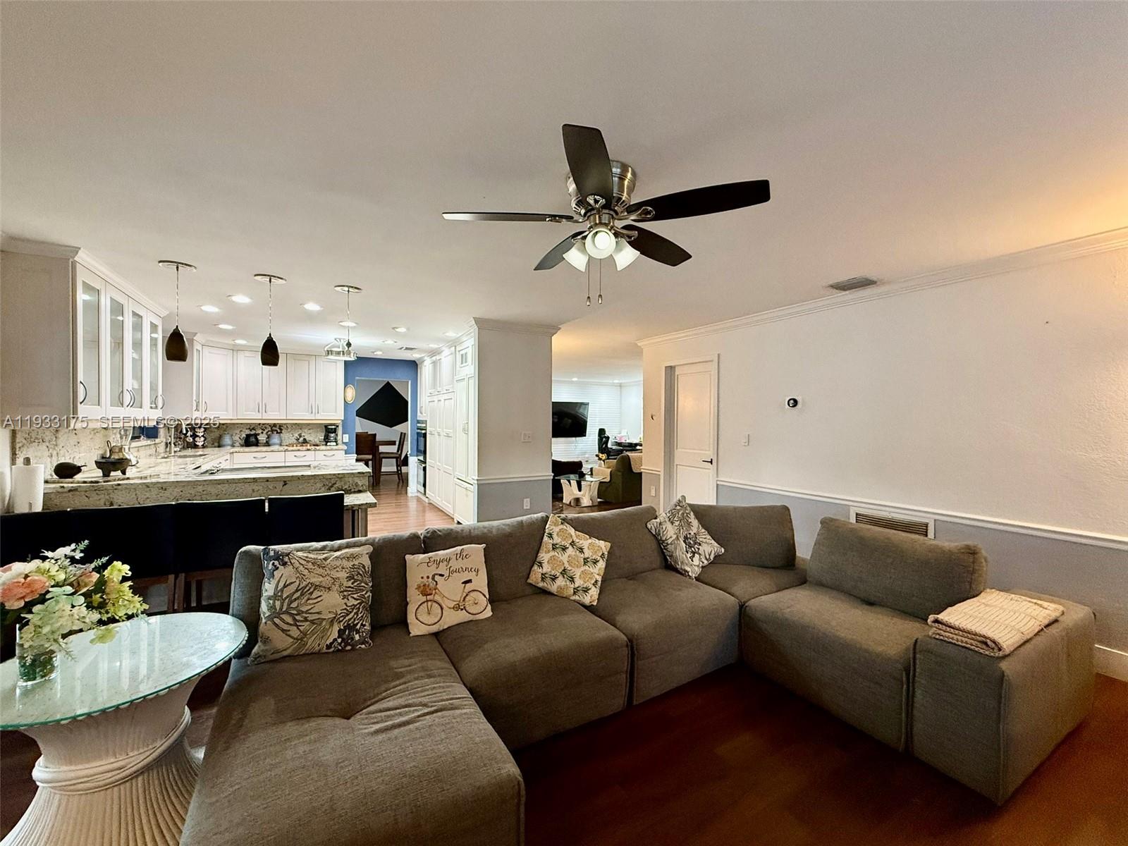 CALIFORNIA MANSIONS - Residential