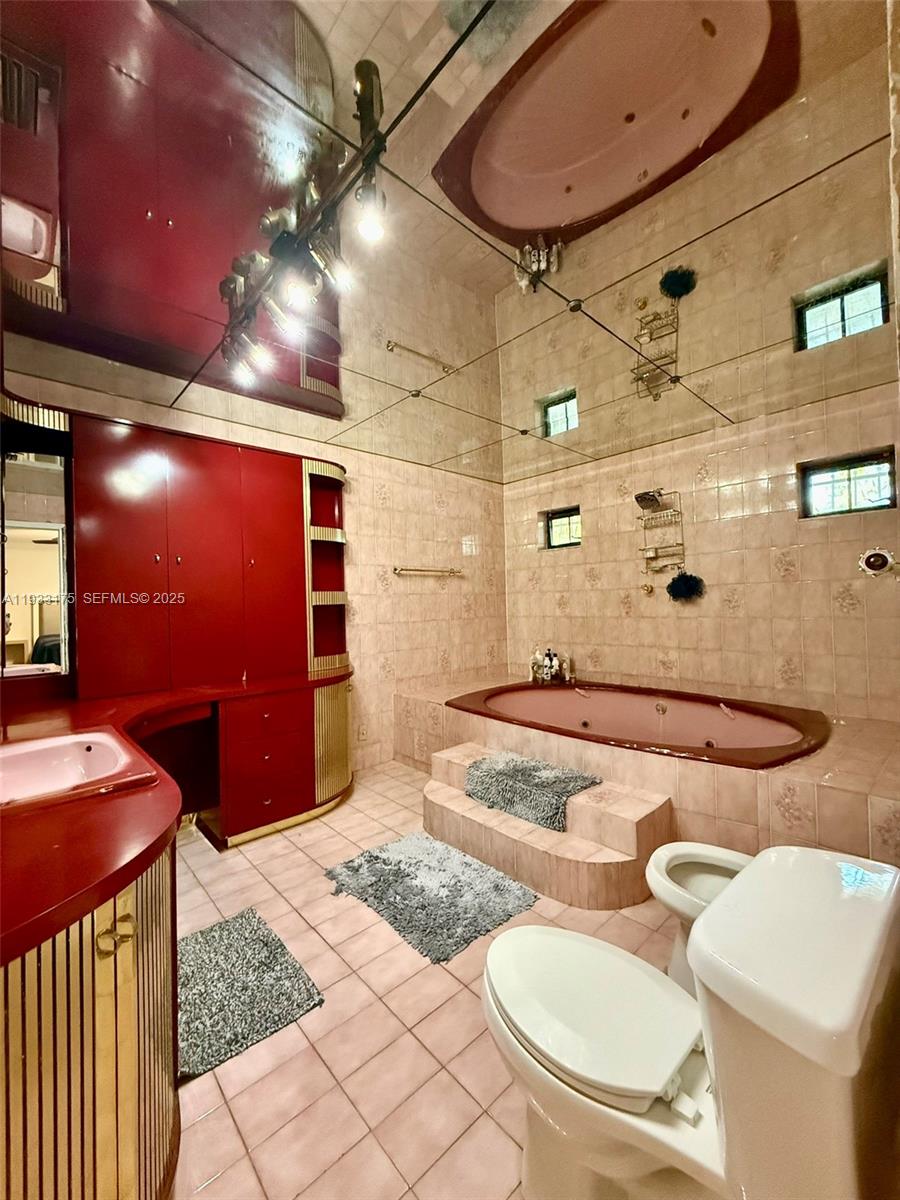 CALIFORNIA MANSIONS - Residential