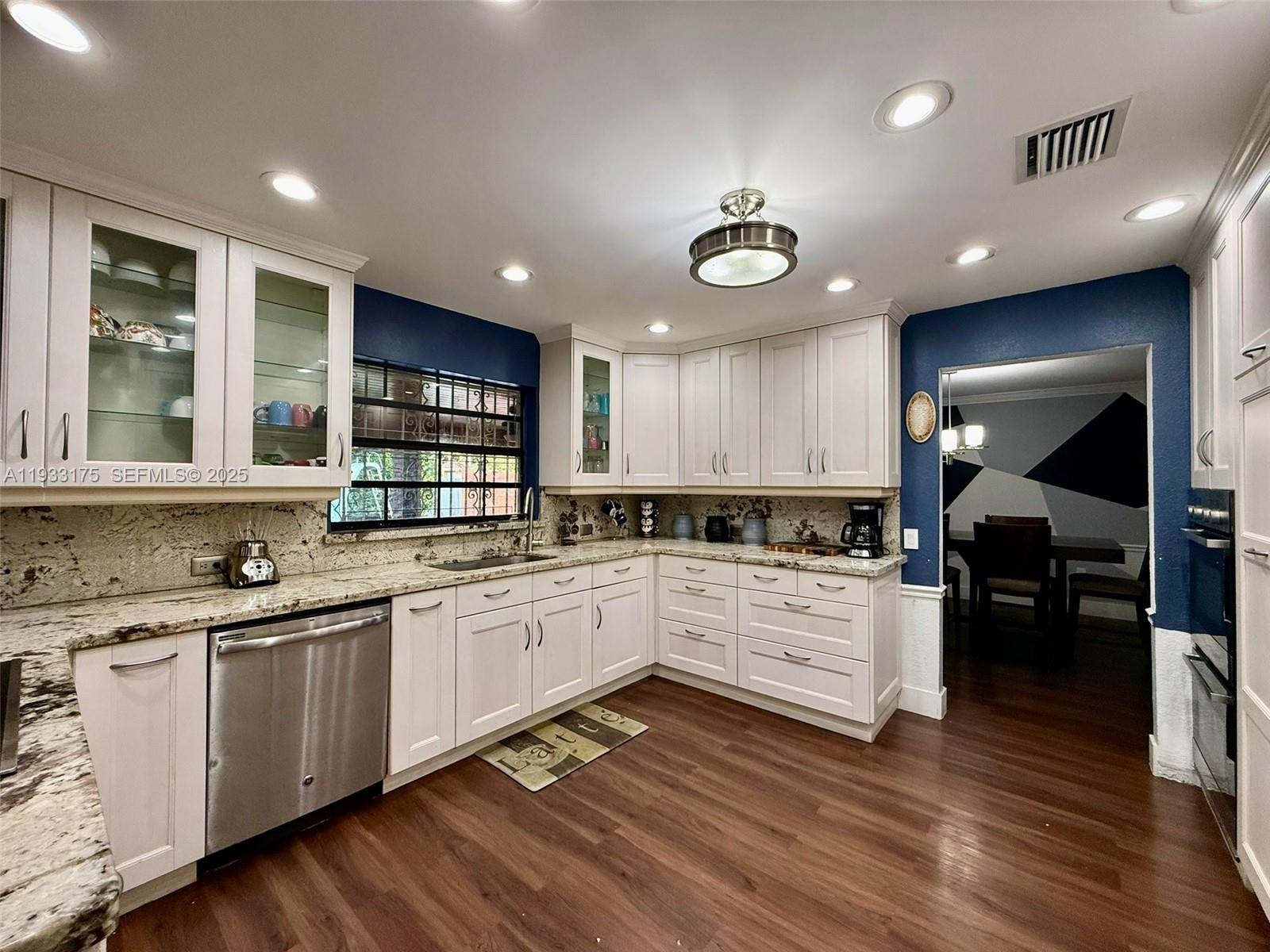 CALIFORNIA MANSIONS - Residential