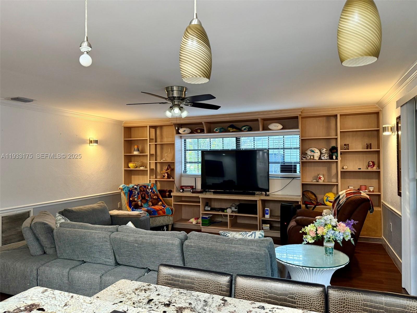 CALIFORNIA MANSIONS - Residential