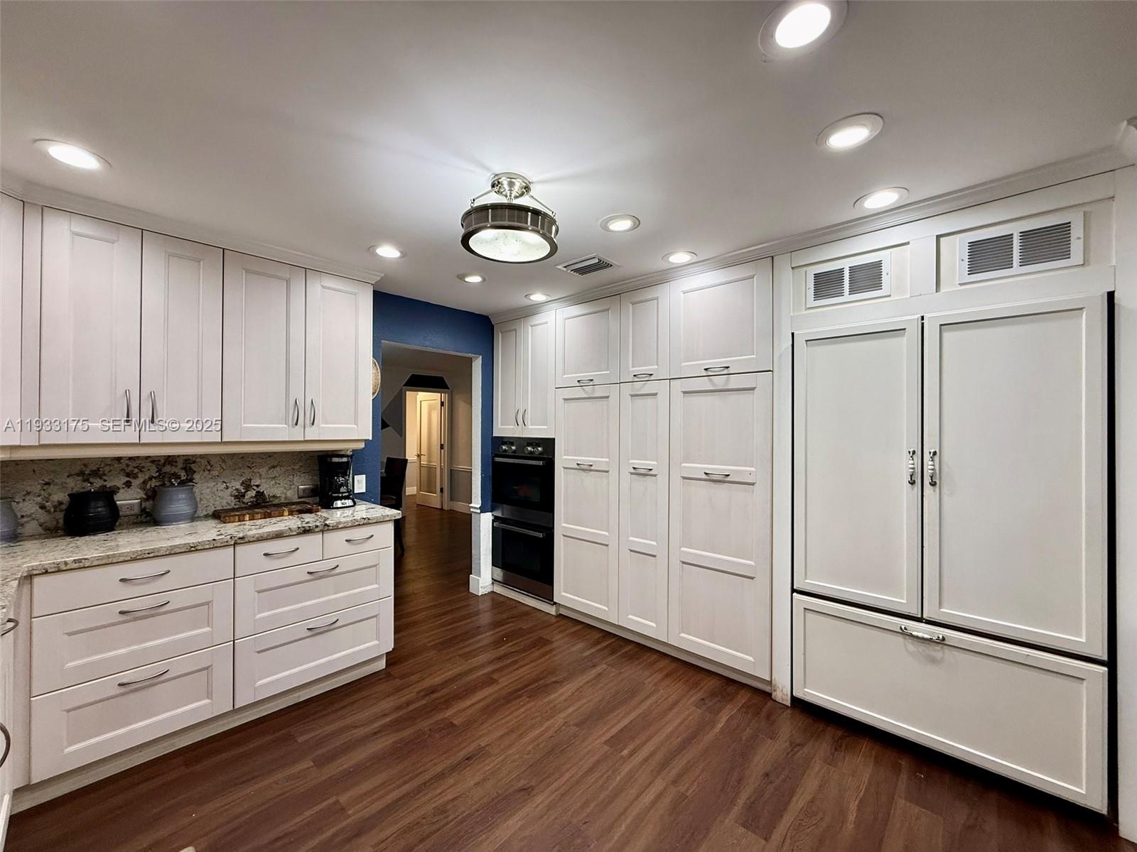 CALIFORNIA MANSIONS - Residential