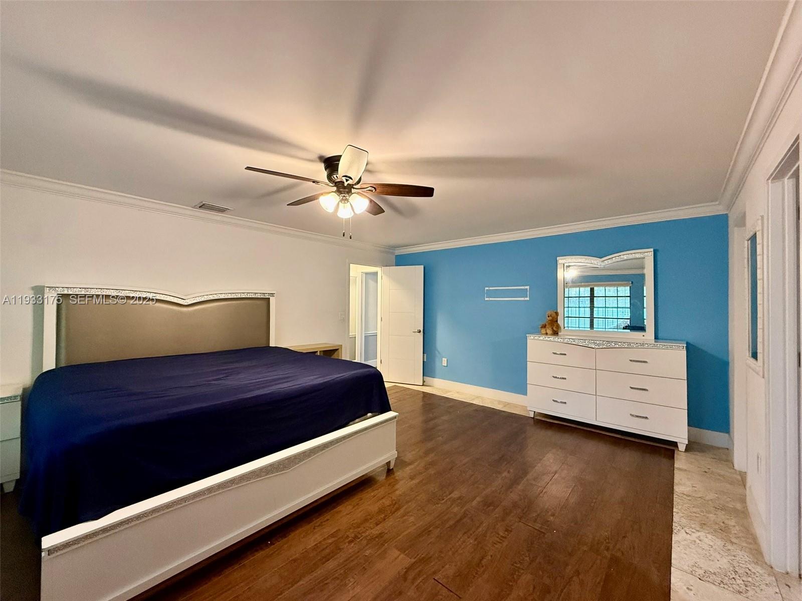 CALIFORNIA MANSIONS - Residential