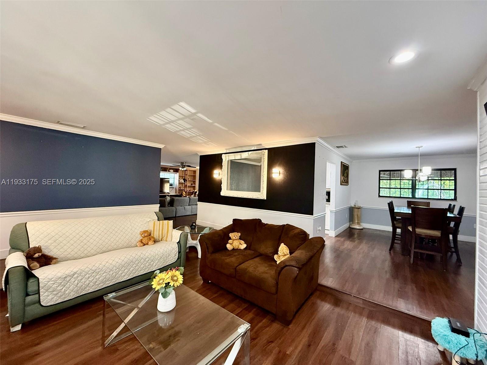 CALIFORNIA MANSIONS - Residential