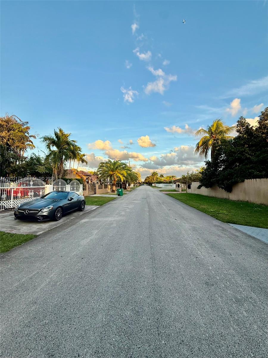 CALIFORNIA MANSIONS - Residential