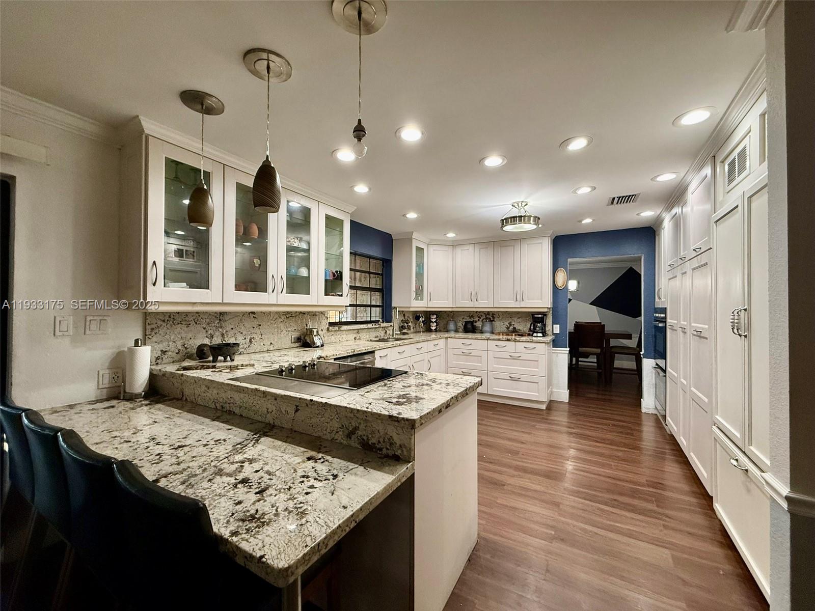 CALIFORNIA MANSIONS - Residential