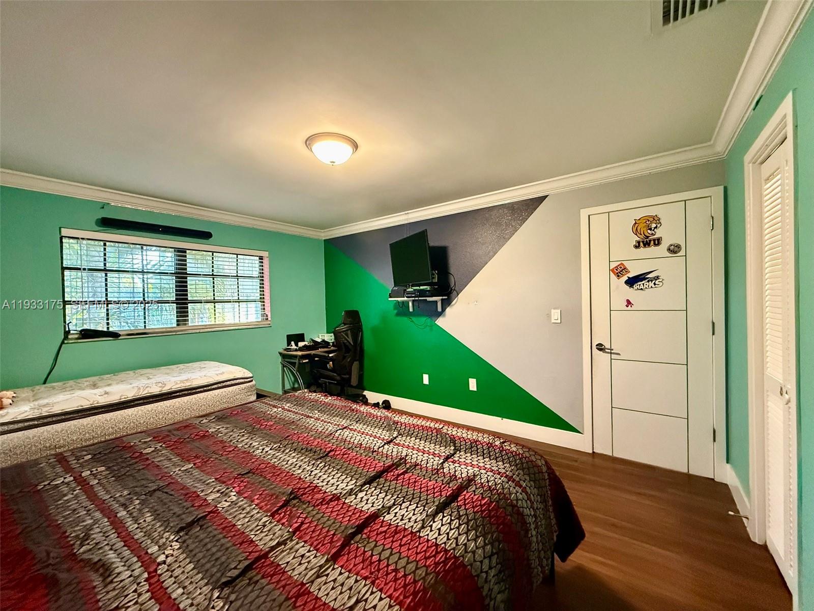 CALIFORNIA MANSIONS - Residential