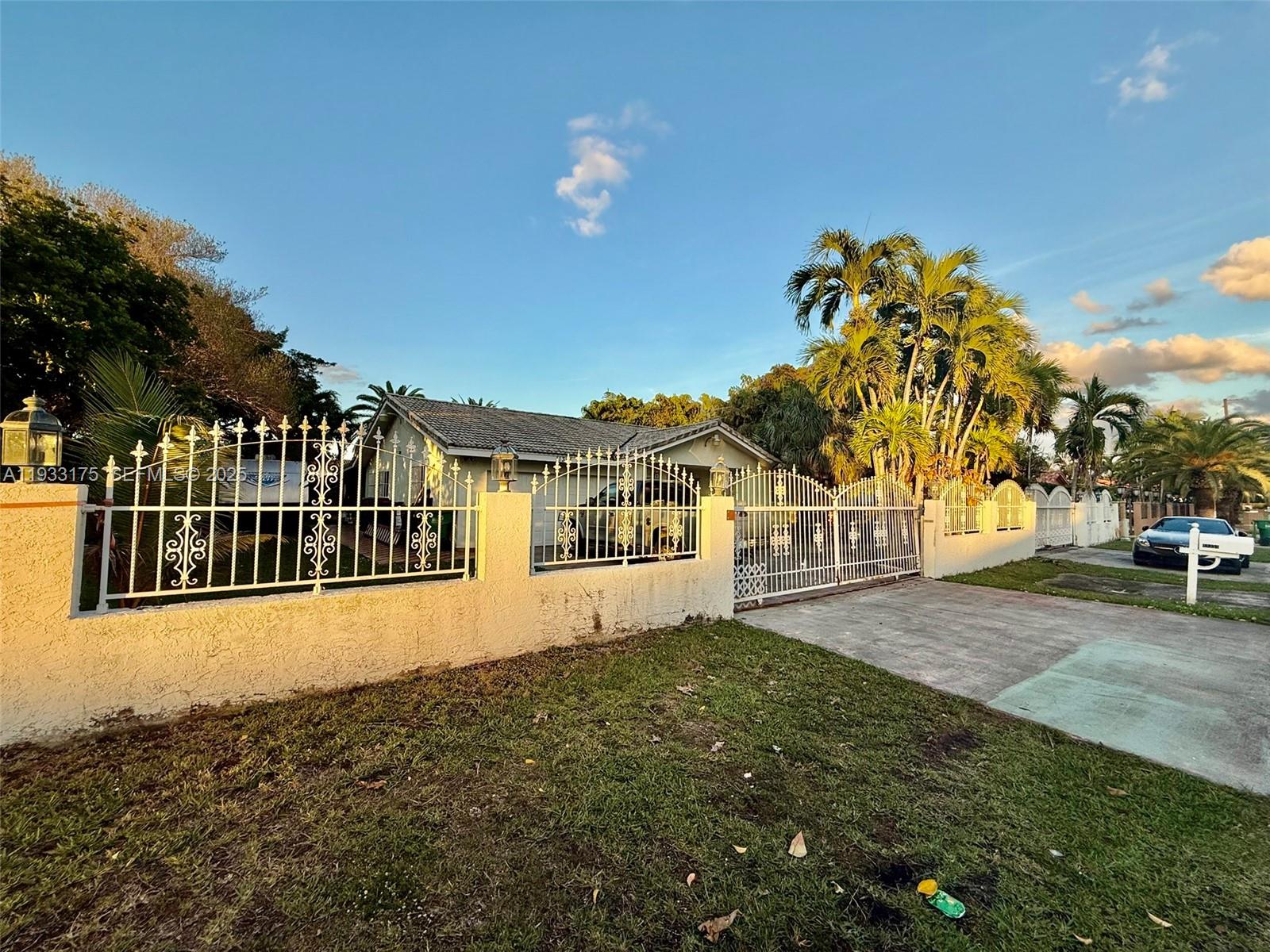 CALIFORNIA MANSIONS - Residential