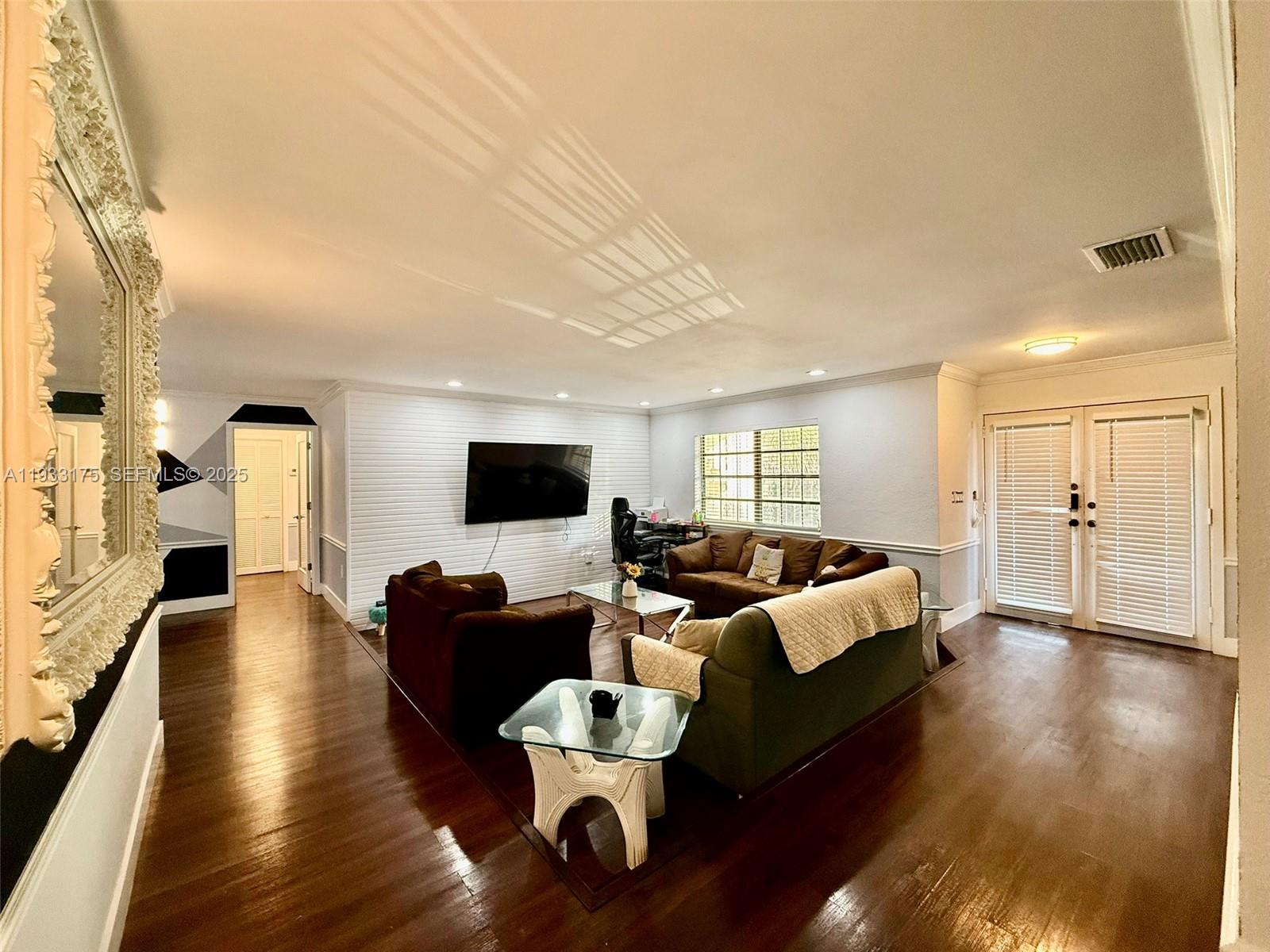 CALIFORNIA MANSIONS - Residential