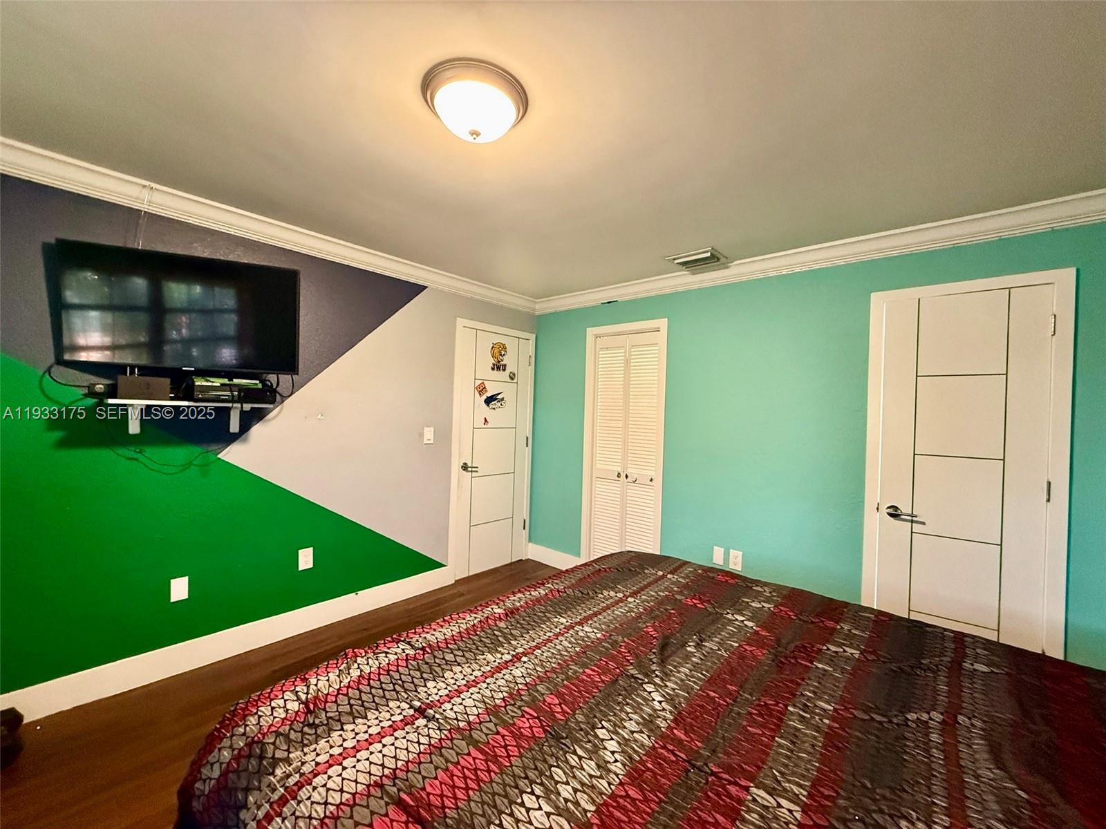 CALIFORNIA MANSIONS - Residential