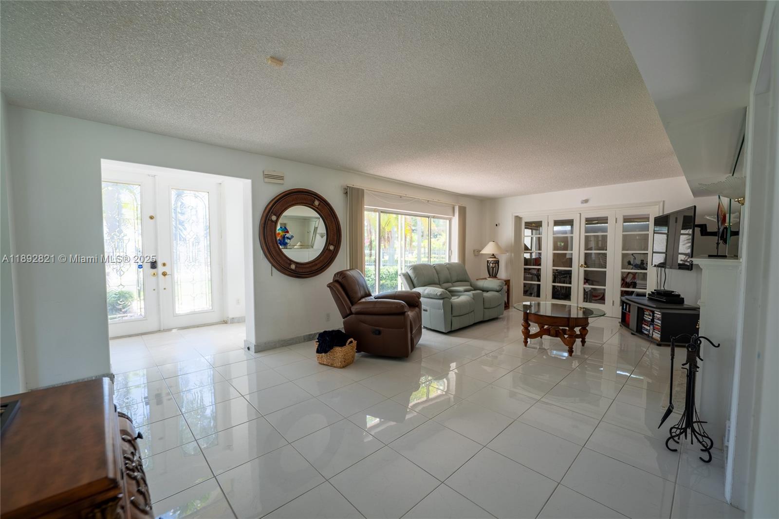 LAUDERDALE BEACH - Residential
