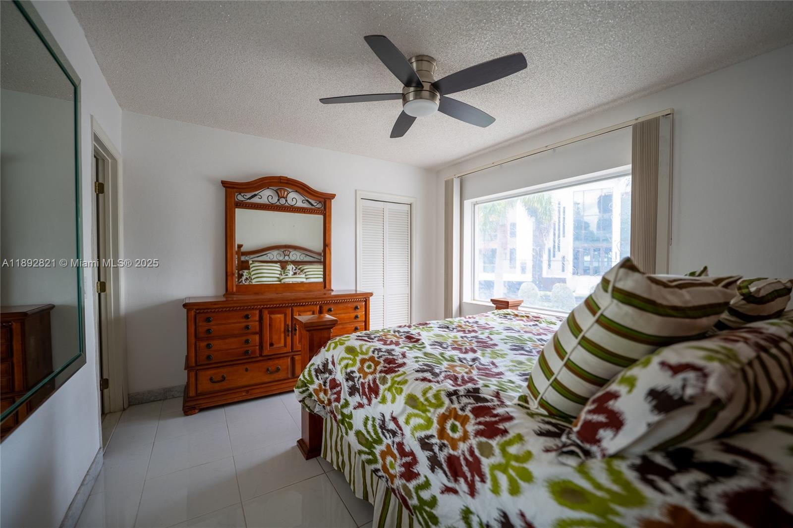 LAUDERDALE BEACH - Residential