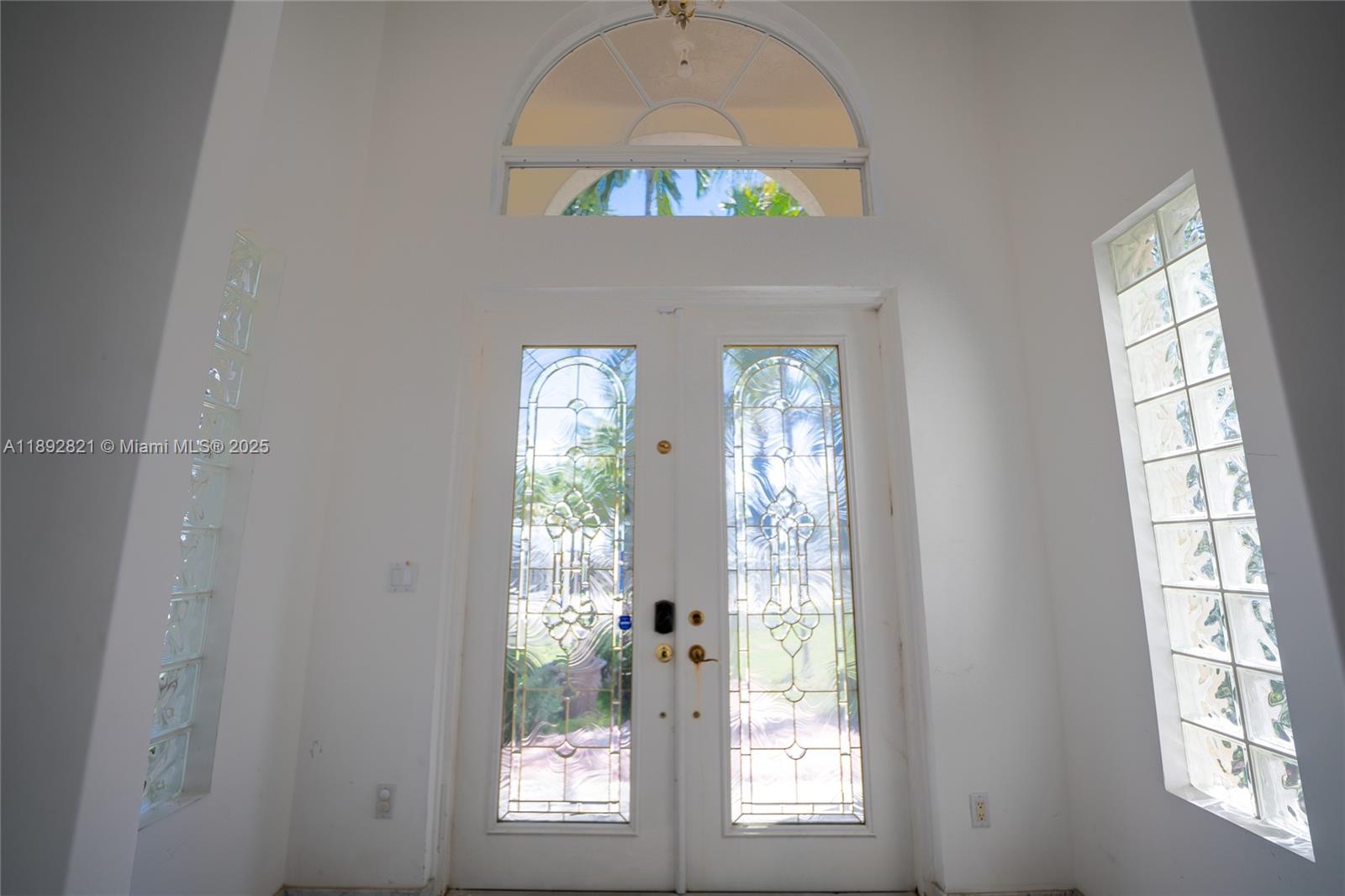 LAUDERDALE BEACH - Residential