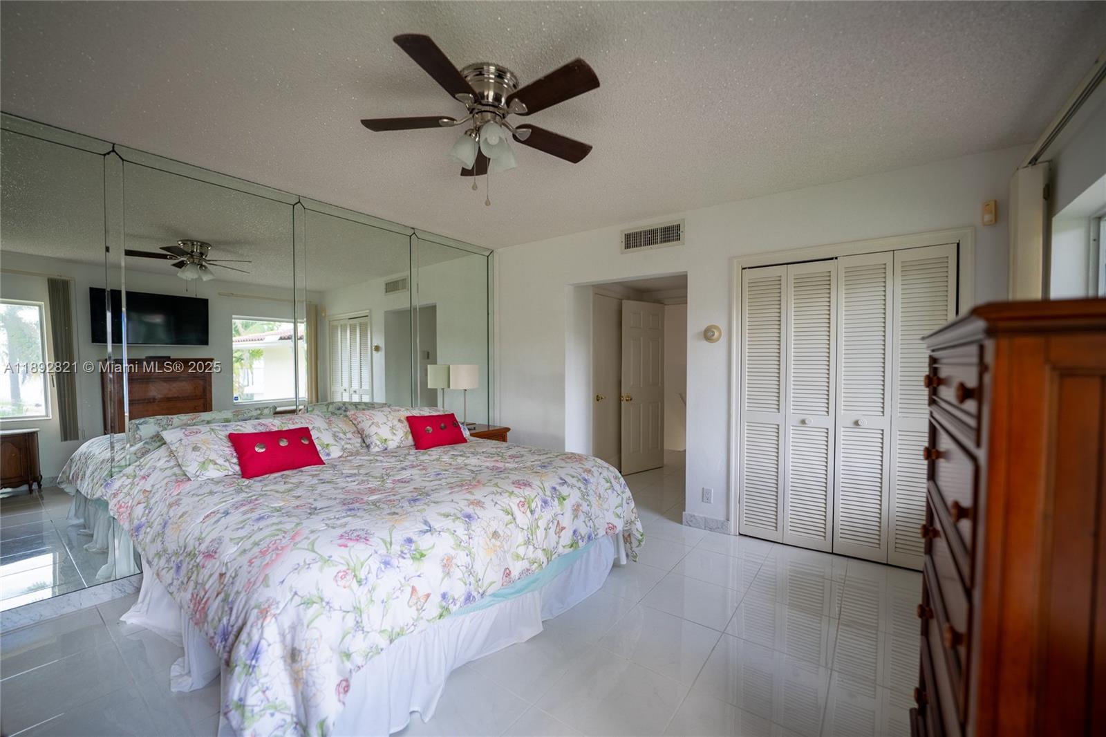 LAUDERDALE BEACH - Residential