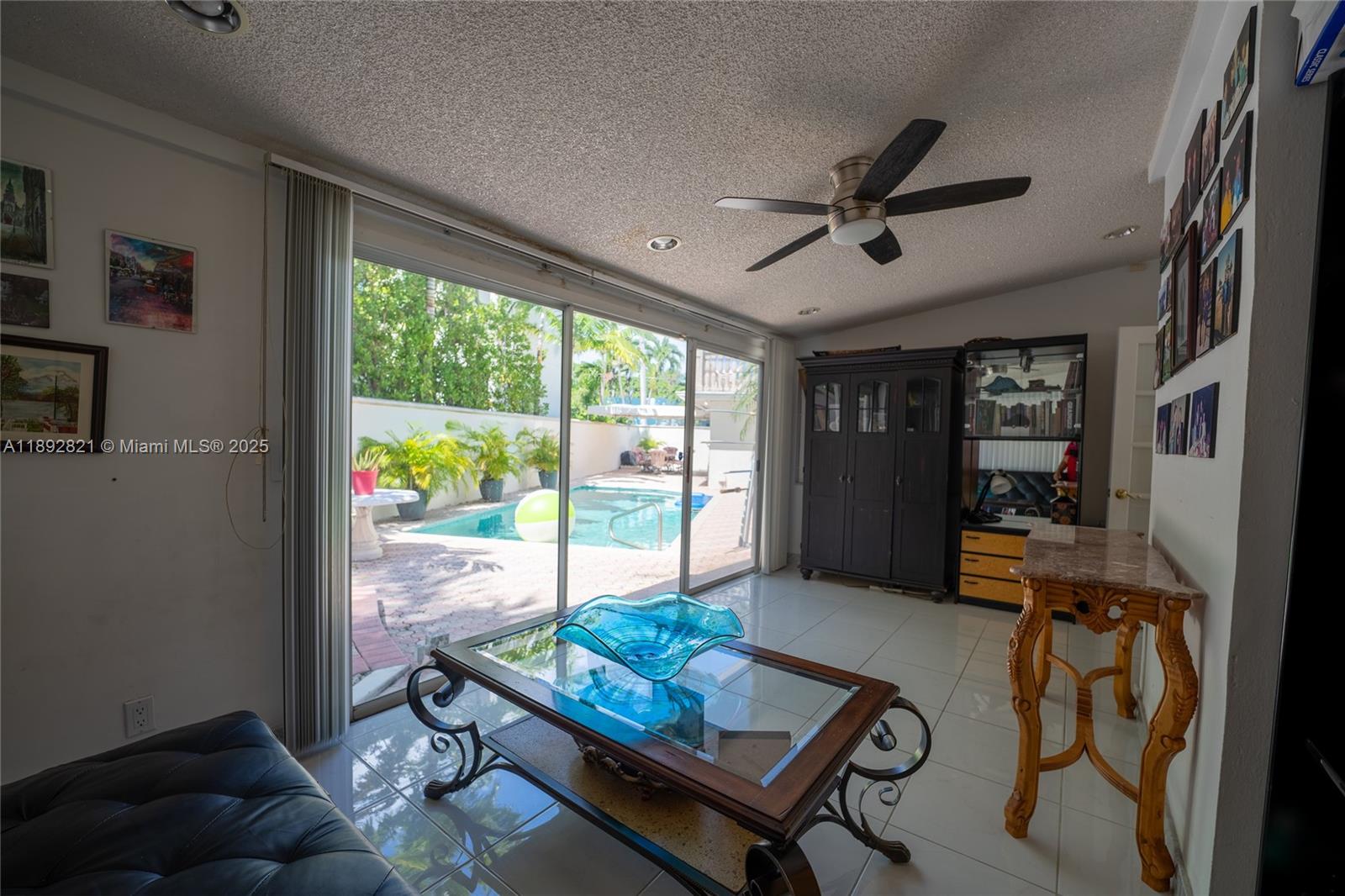LAUDERDALE BEACH - Residential