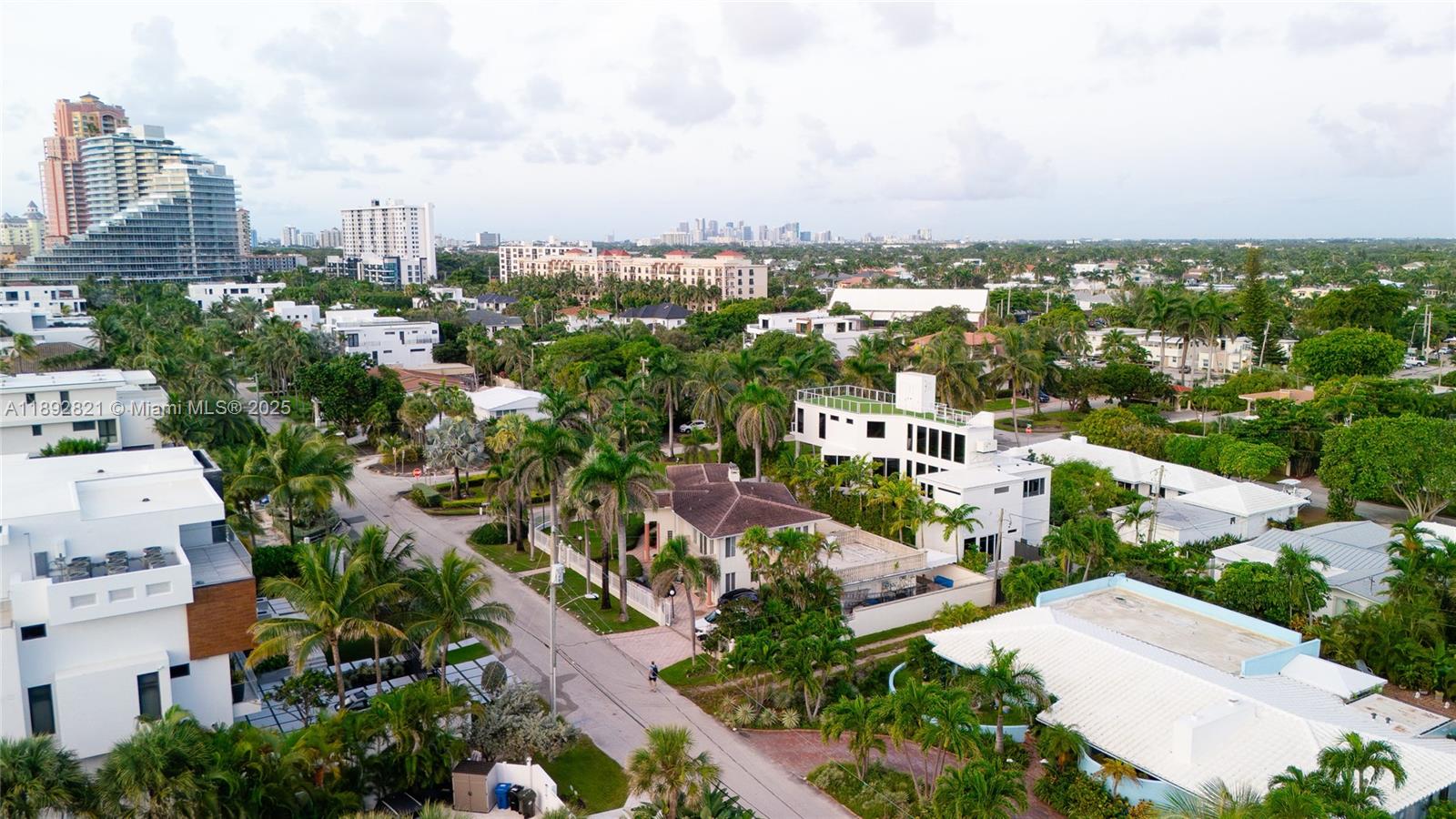 LAUDERDALE BEACH - Residential
