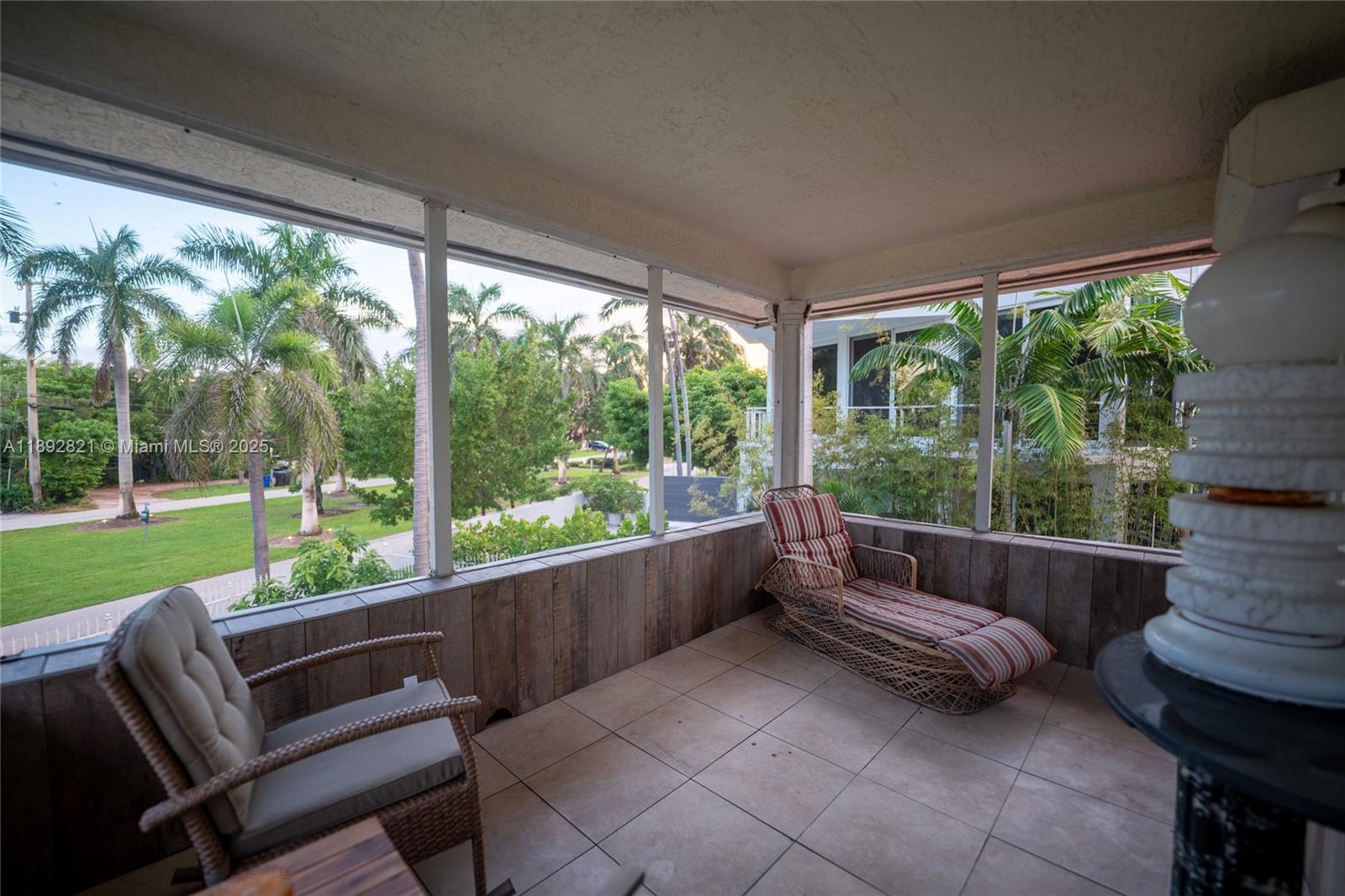 LAUDERDALE BEACH - Residential