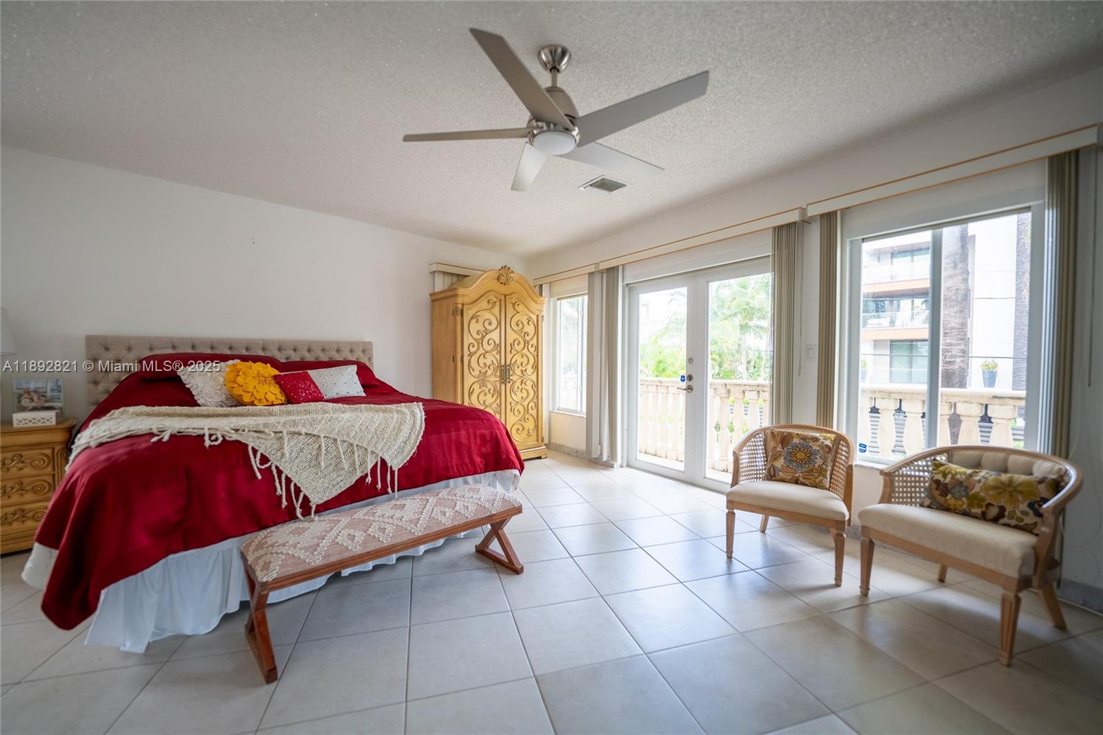 LAUDERDALE BEACH - Residential