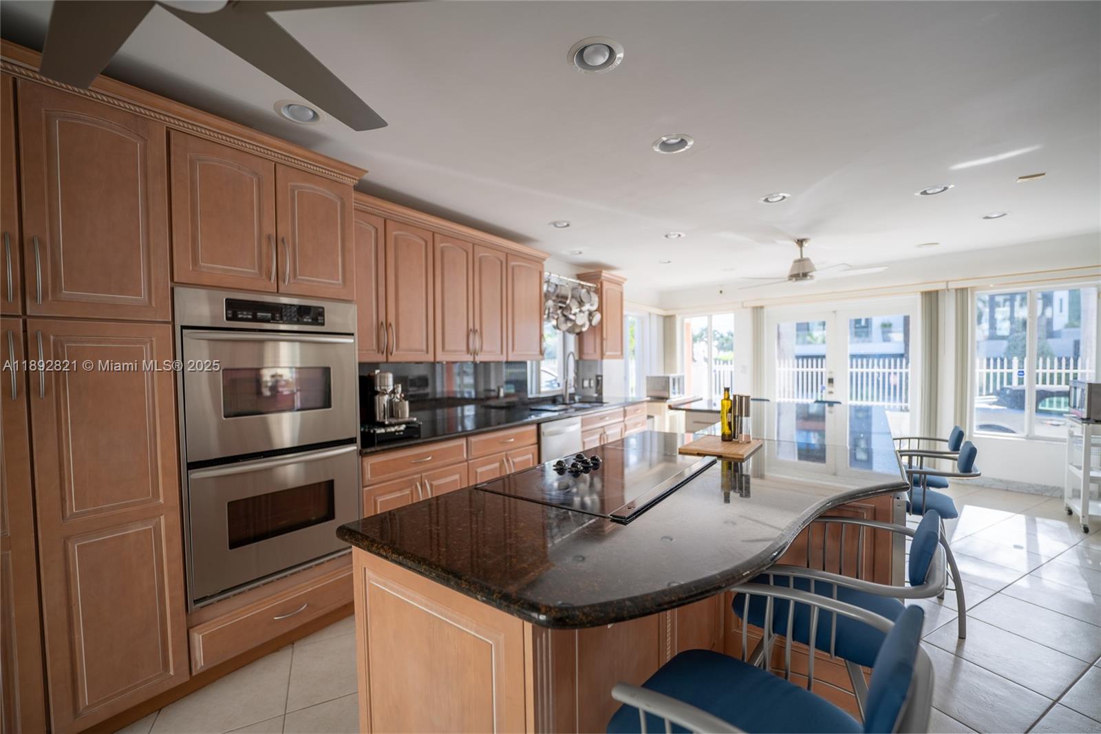 LAUDERDALE BEACH - Residential
