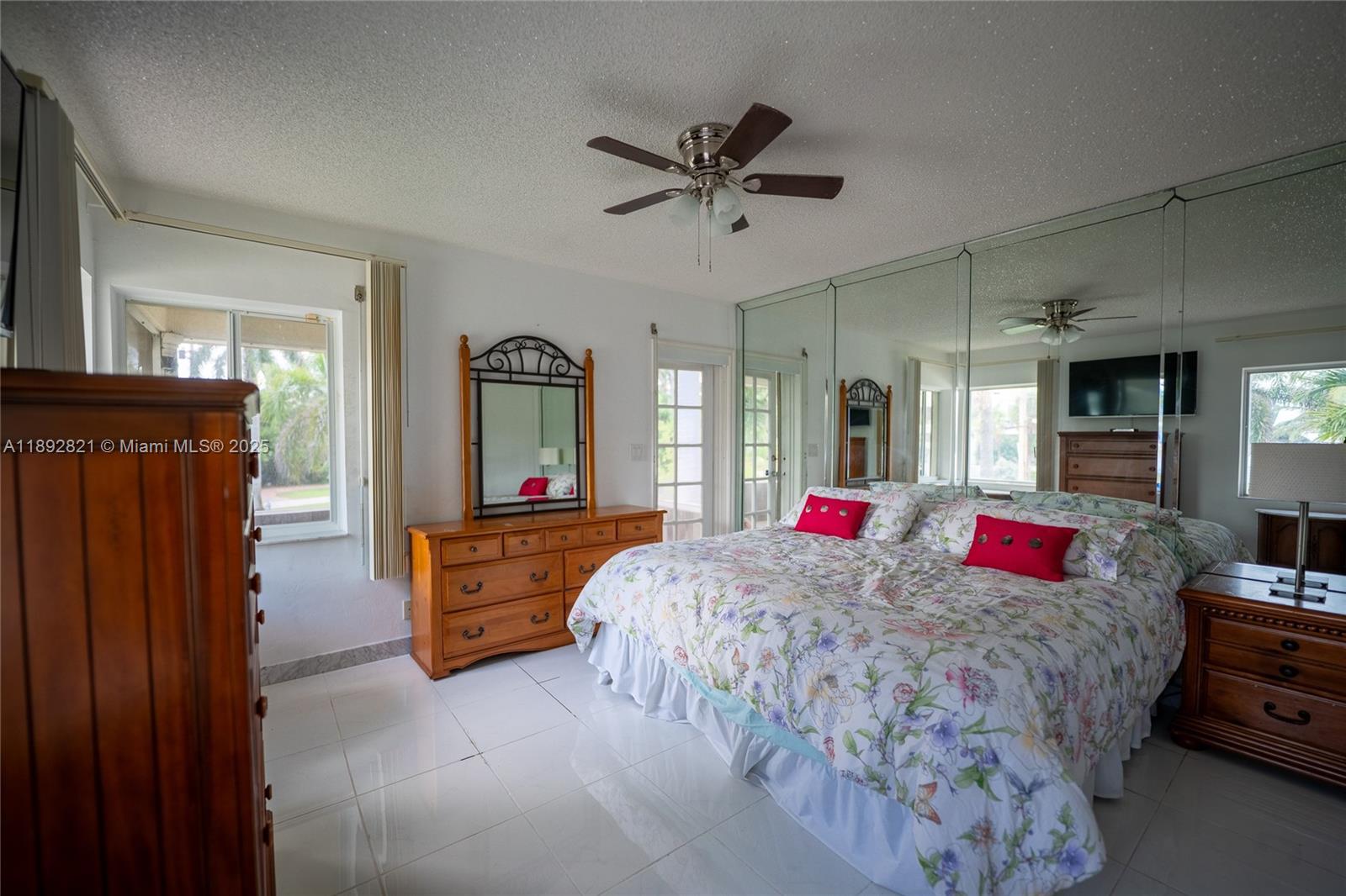 LAUDERDALE BEACH - Residential