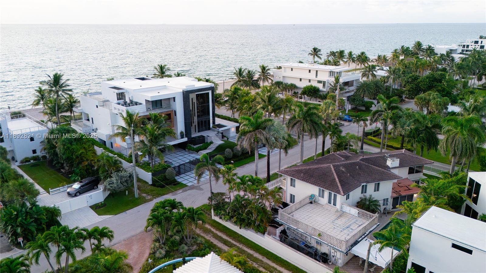 LAUDERDALE BEACH - Residential