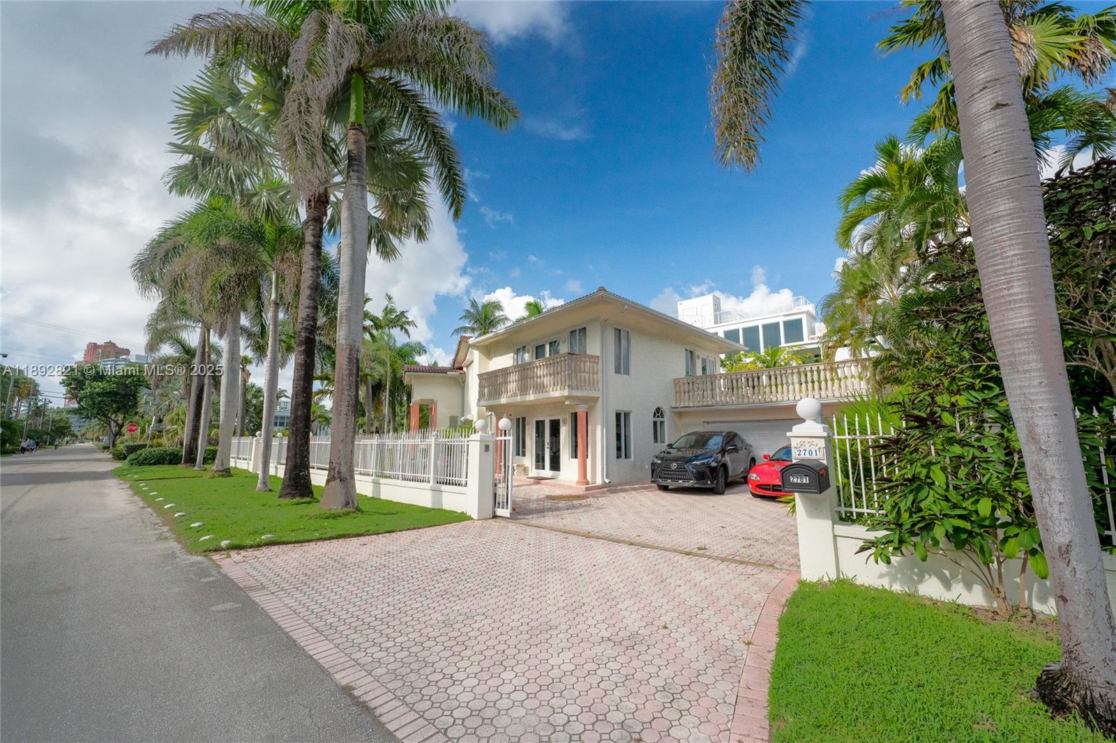 LAUDERDALE BEACH - Residential