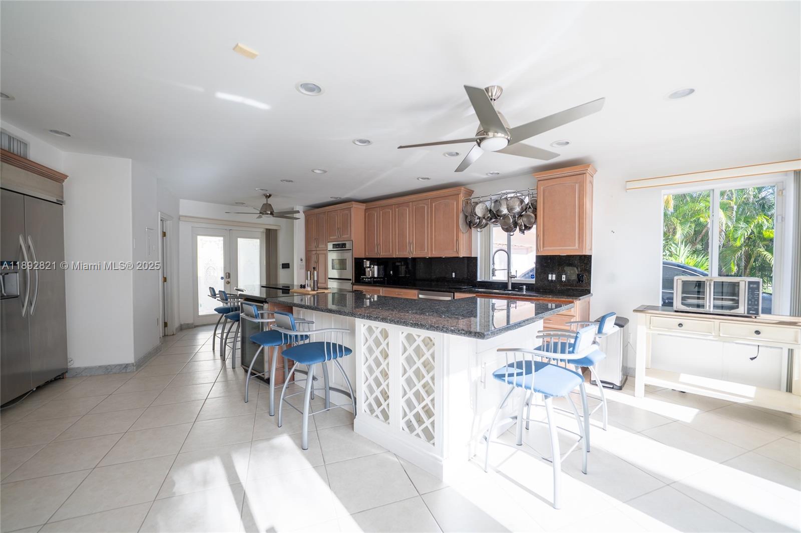 LAUDERDALE BEACH - Residential