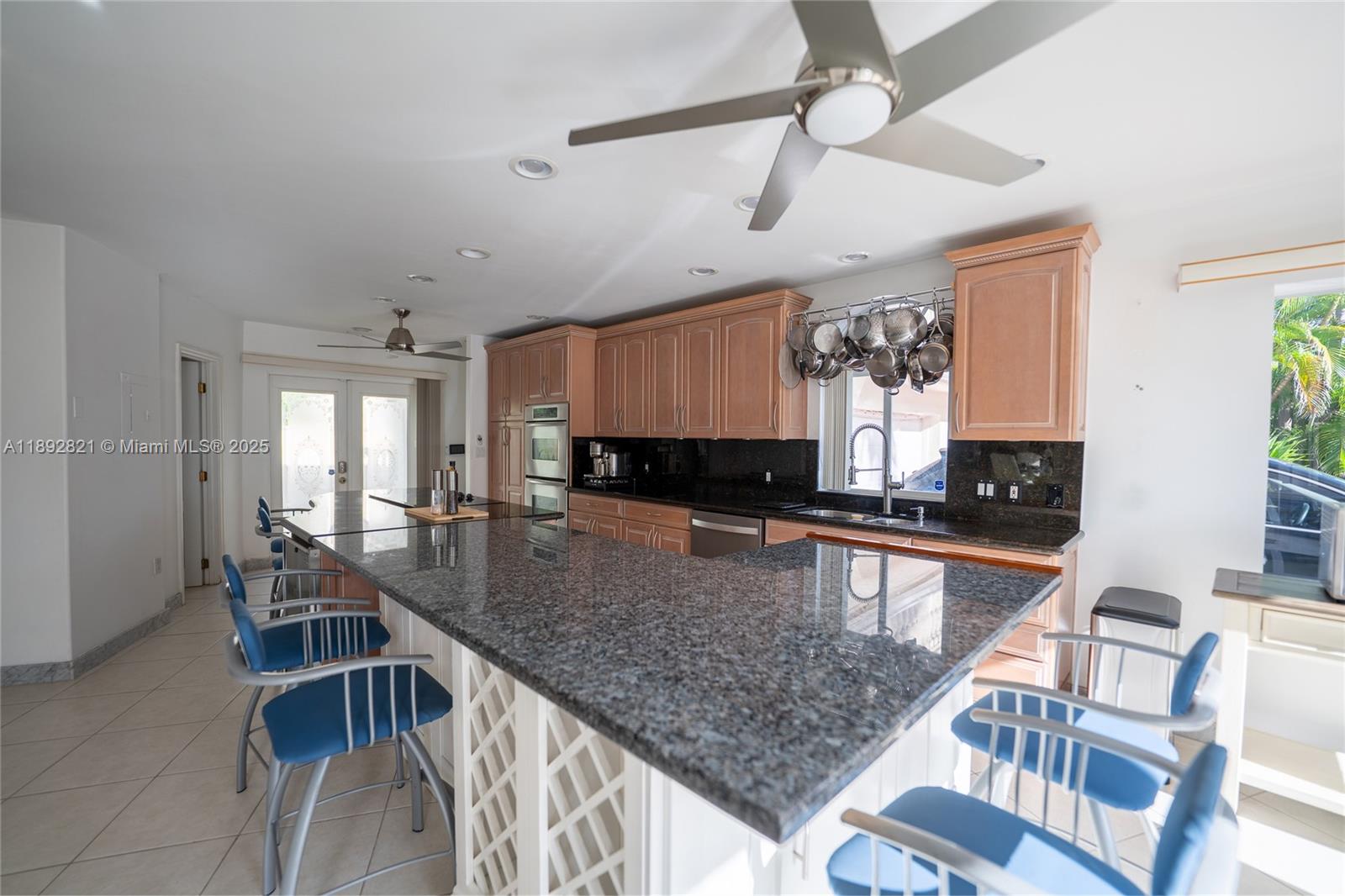 LAUDERDALE BEACH - Residential