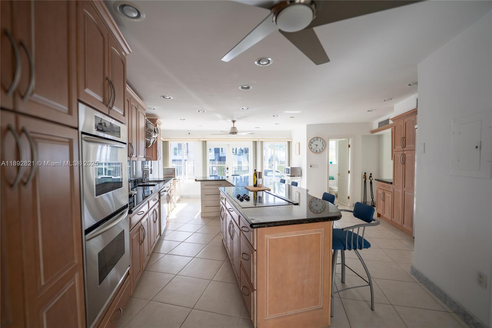 LAUDERDALE BEACH - Residential