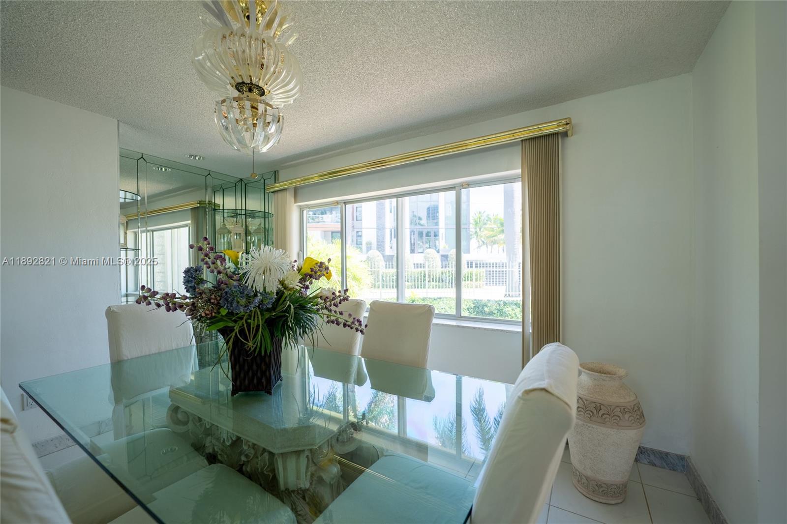 LAUDERDALE BEACH - Residential