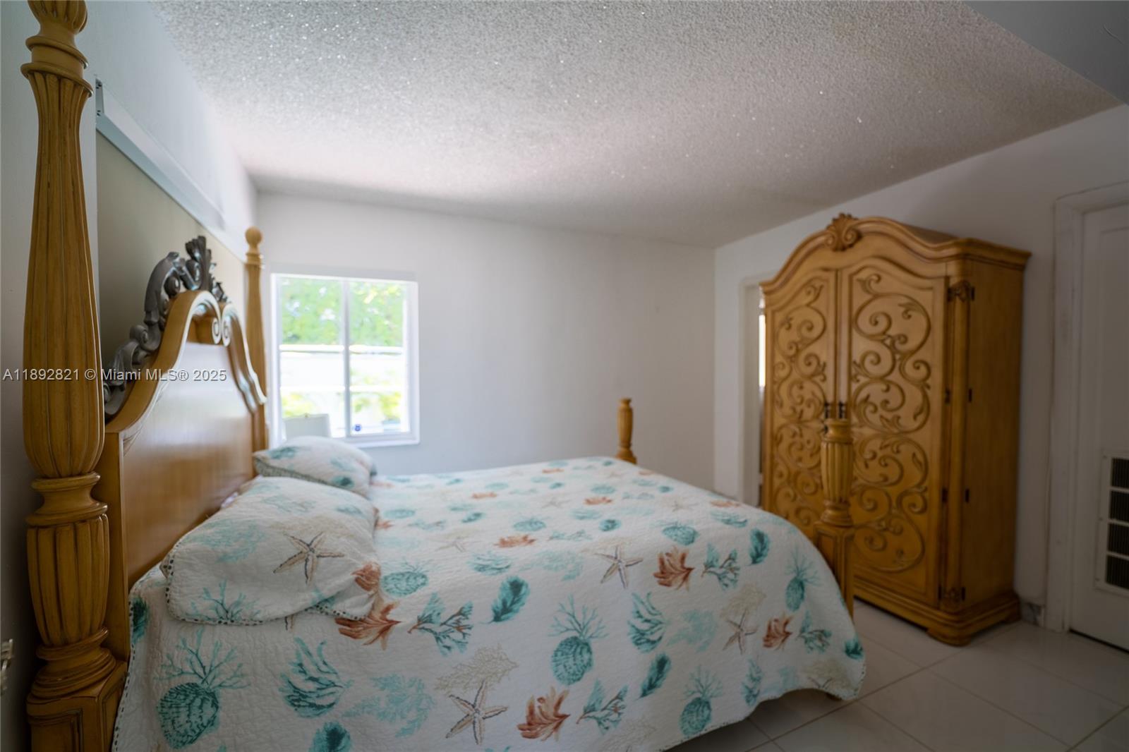 LAUDERDALE BEACH - Residential