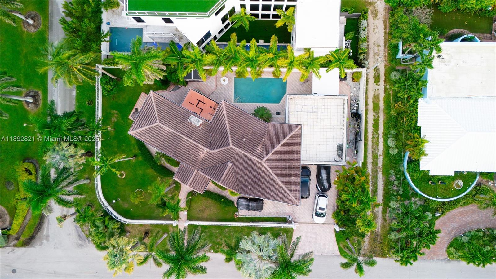 LAUDERDALE BEACH - Residential