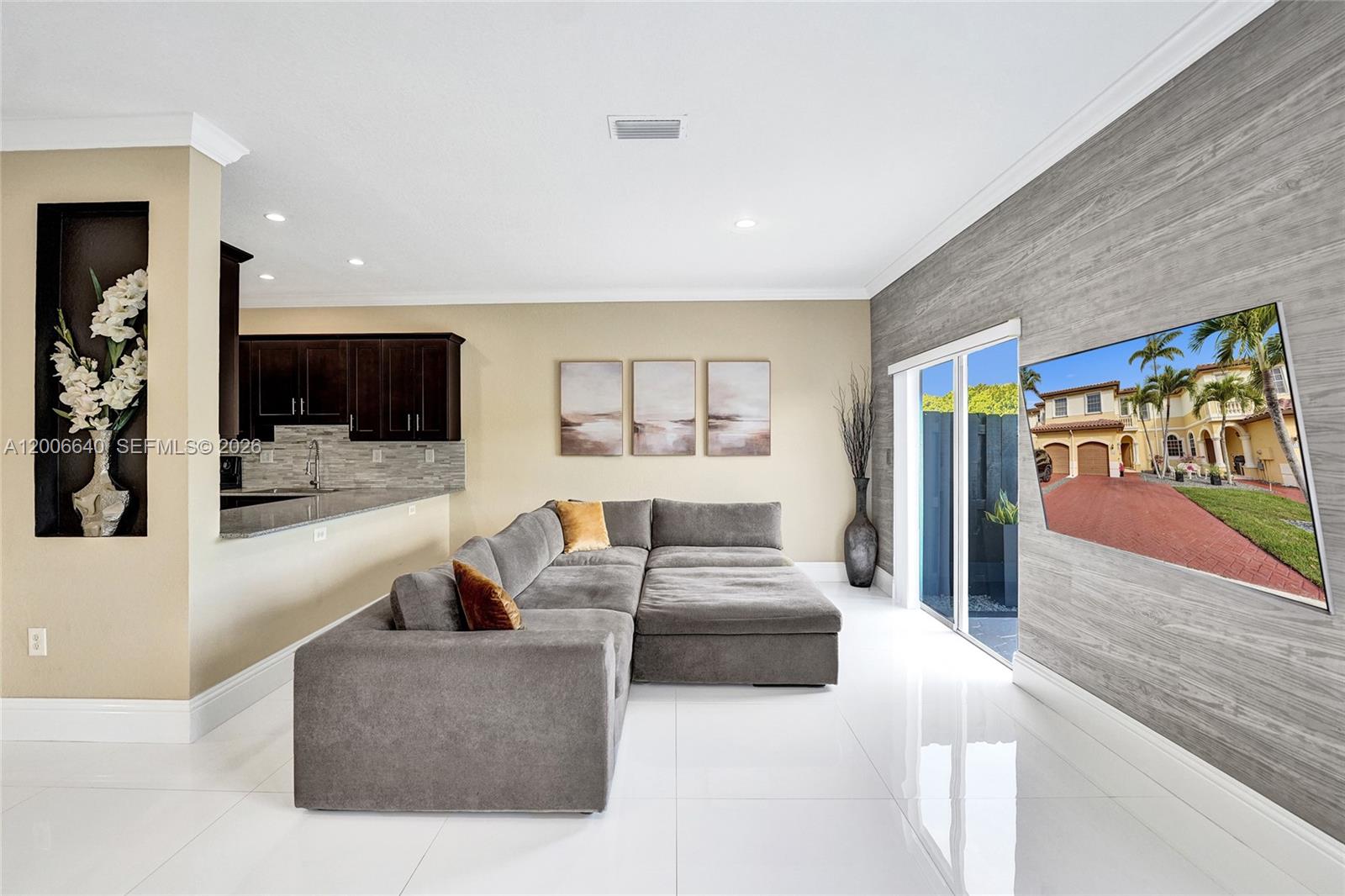 Escada Townvillas - Residential