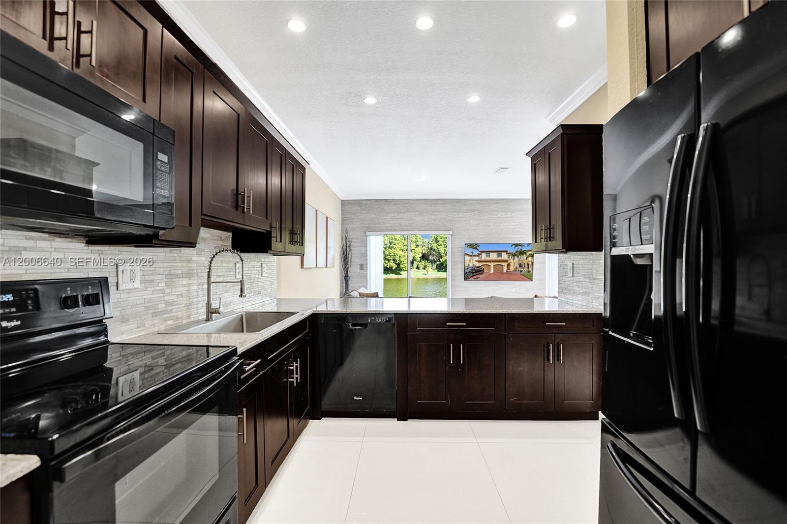 Escada Townvillas - Residential
