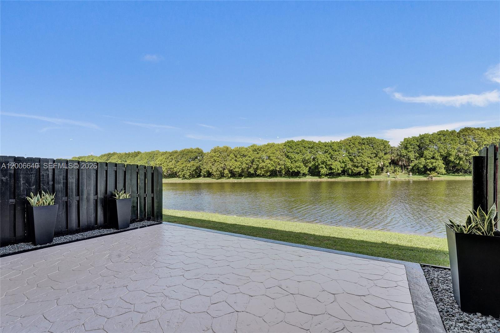 Escada Townvillas - Residential