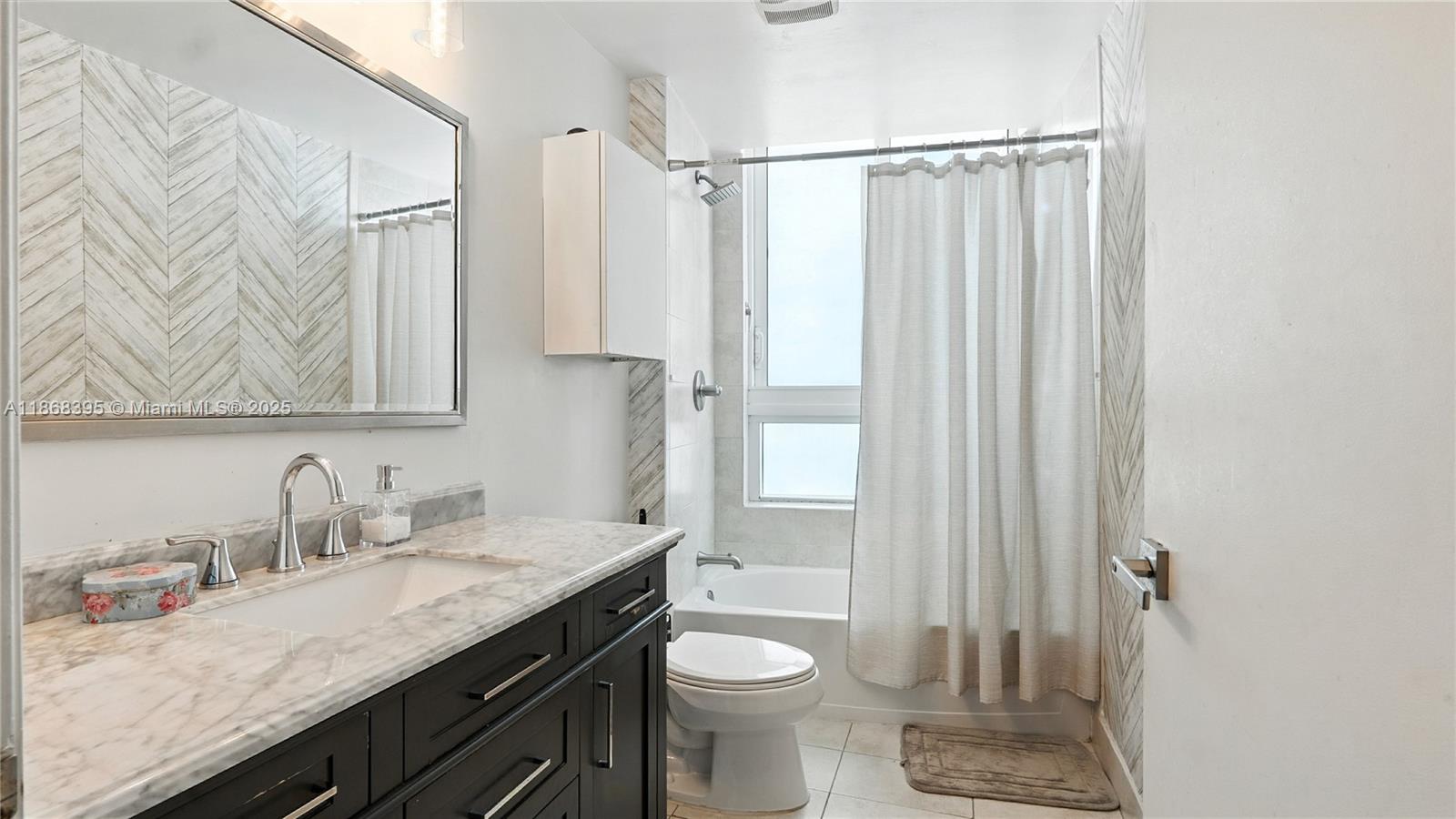 QUANTUM ON THE BAY CONDO - Residential