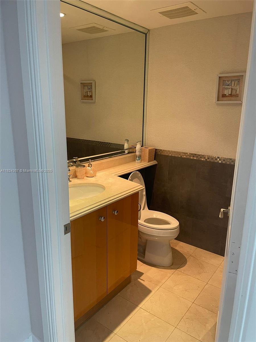 ACQUALINA OCEAN RESIDENCE - Residential Lease