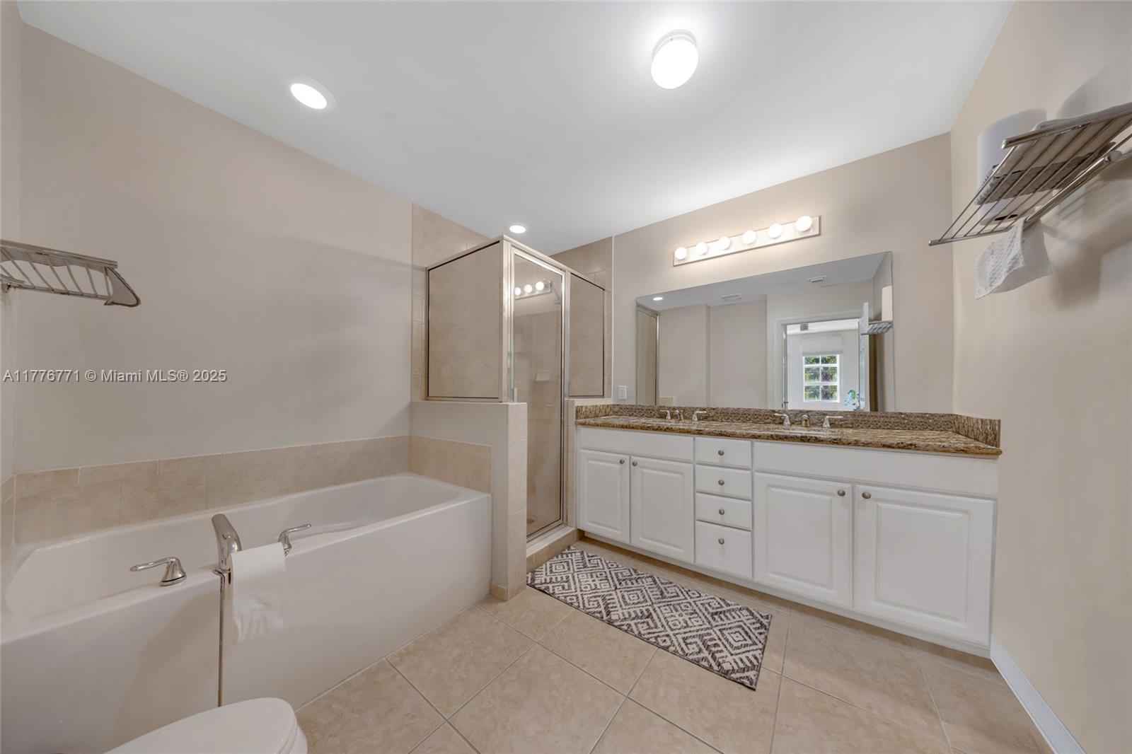 ALAQUA CONDO - Residential